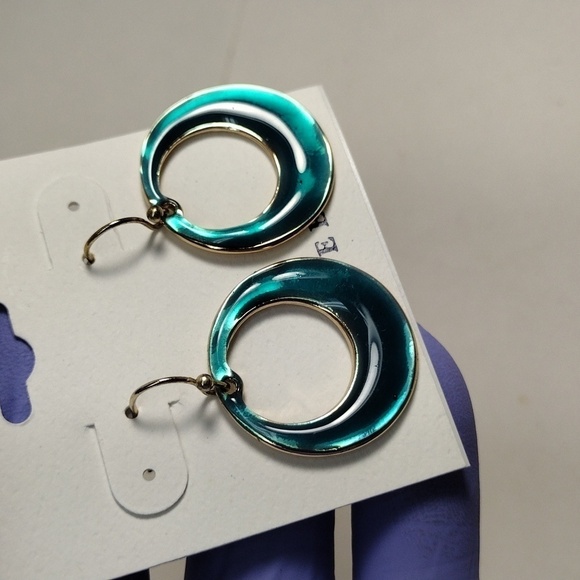 Croft & Barrow Women's Polished Gold tone & Green Hoop Design Stud Earrings - Picture 6 of 8